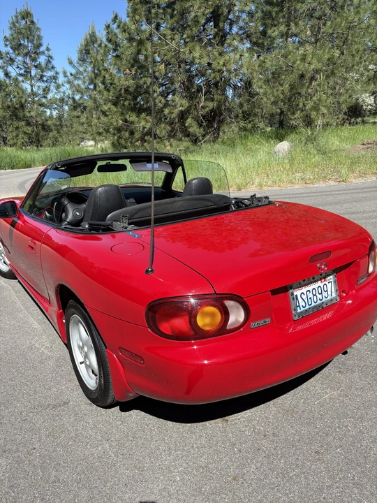 2000 Mazda NB MX-5 Miata - Image 16 of 31