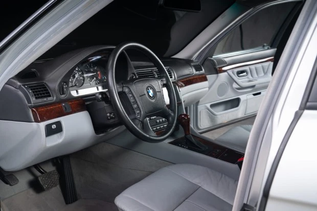 2001 BMW E38 750i & 750iL Sedan - Image 5 of 7