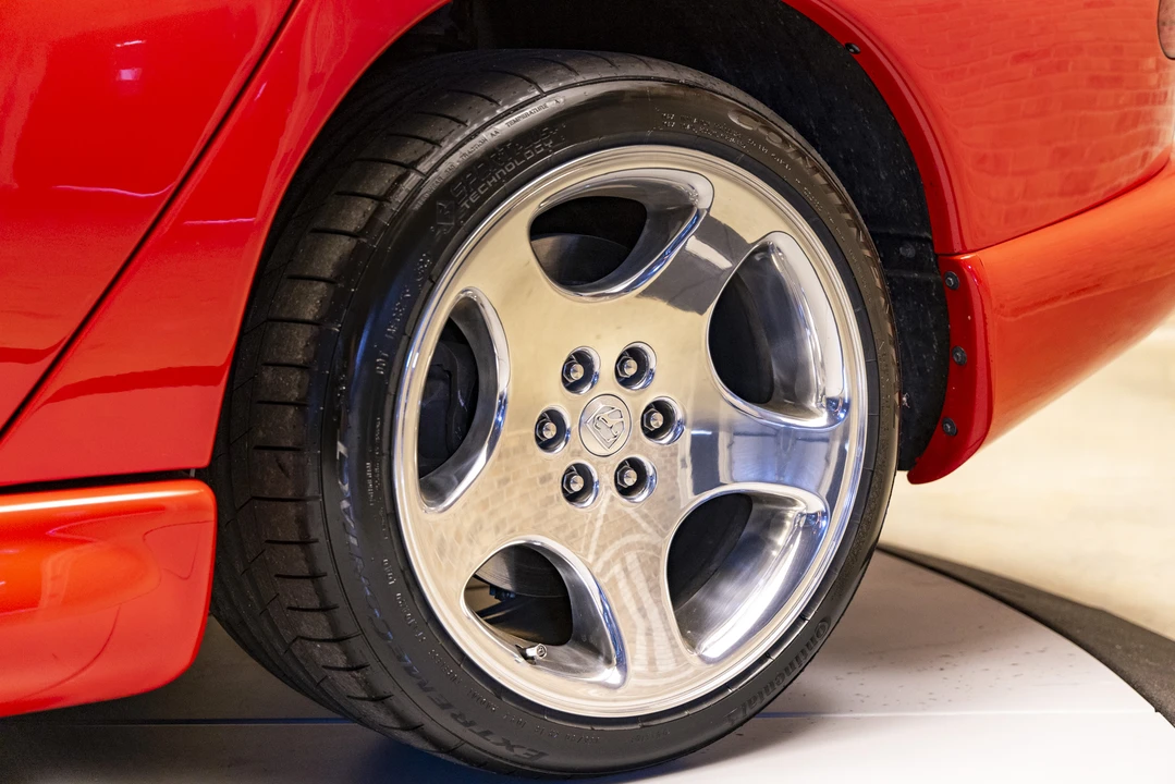 2001 Dodge Viper 2nd Gen - Image 28 of 31