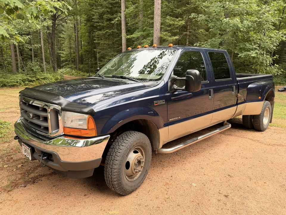 2001 Ford Super Duty 1st Gen - Image 2 of 31