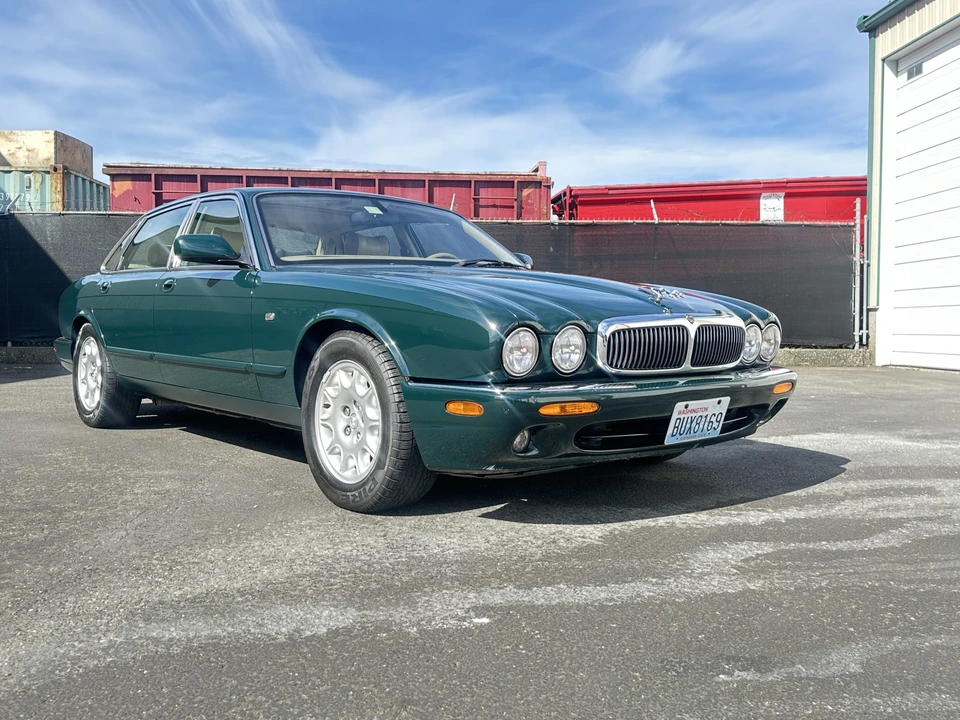 2001 Jaguar X308 XJ - Image 2 of 31