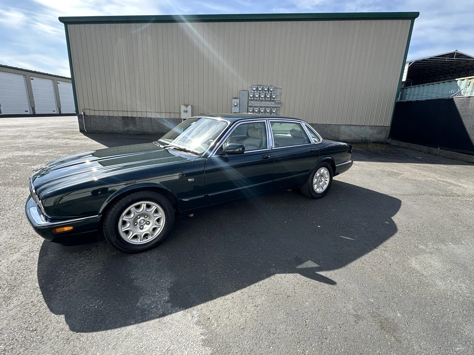 2001 Jaguar X308 XJ - Image 4 of 31