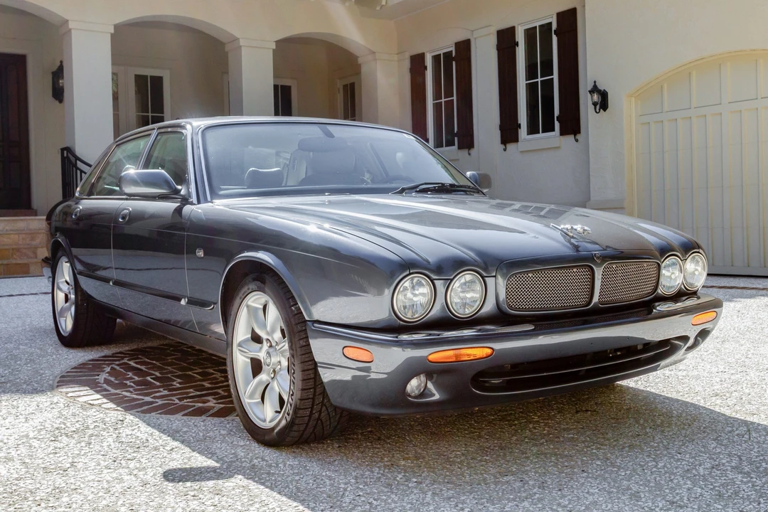 2001 Jaguar X308 XJR - Image 9 of 31