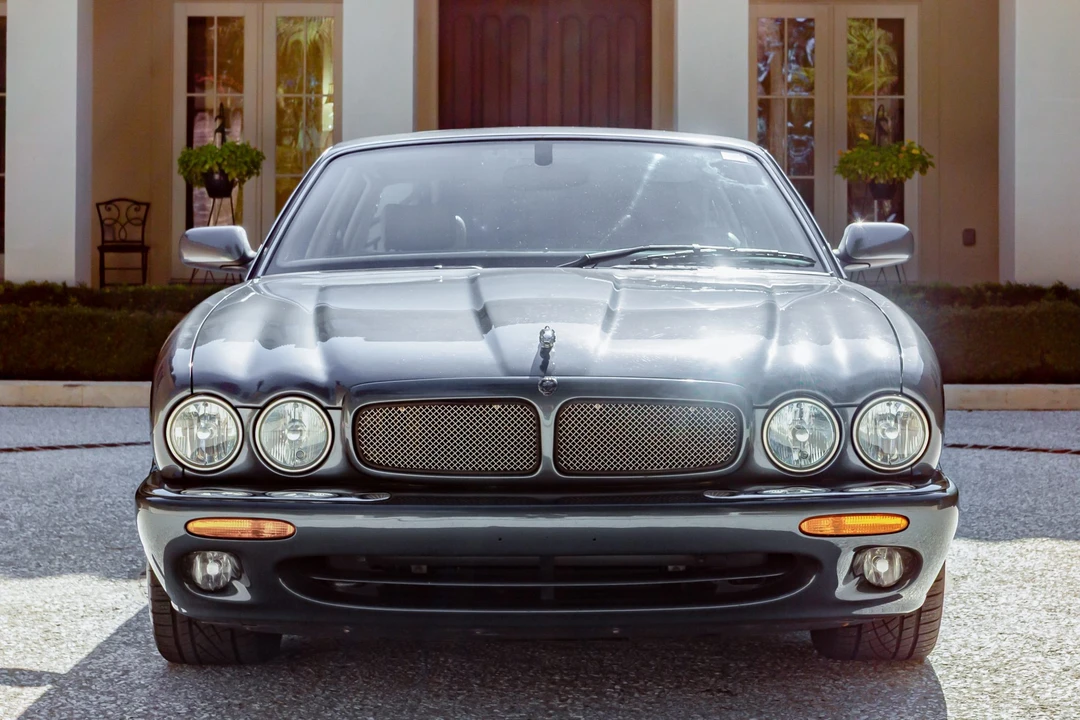 2001 Jaguar X308 XJR - Image 10 of 31