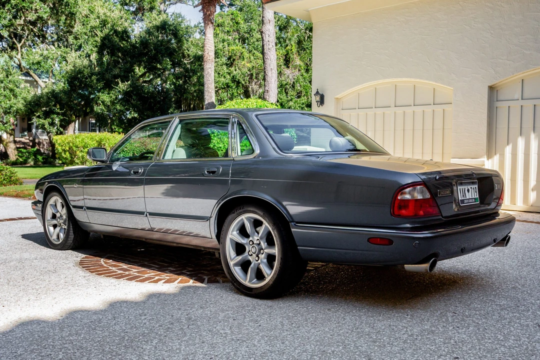 2001 Jaguar X308 XJR - Image 4 of 31