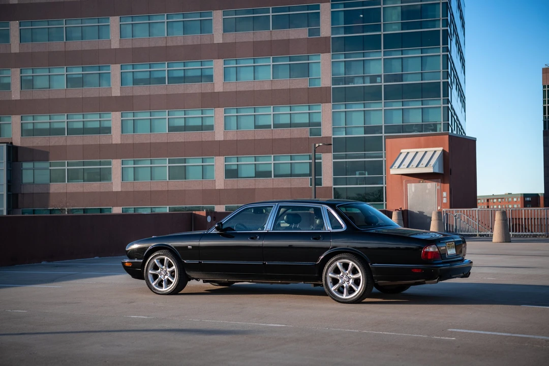 2001 Jaguar X308 XJR - Image 9 of 31