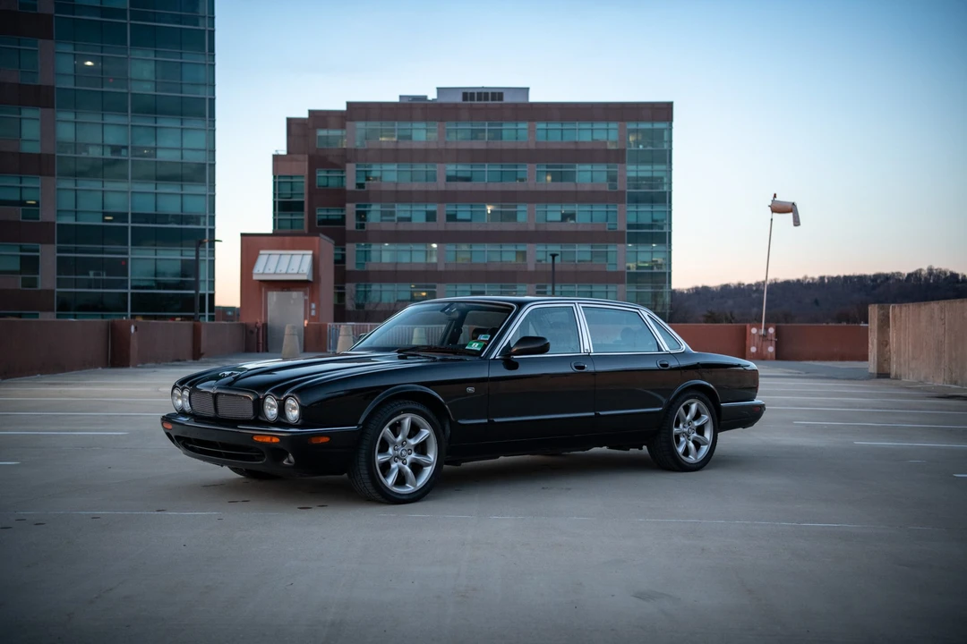 2001 Jaguar X308 XJR - Image 3 of 31