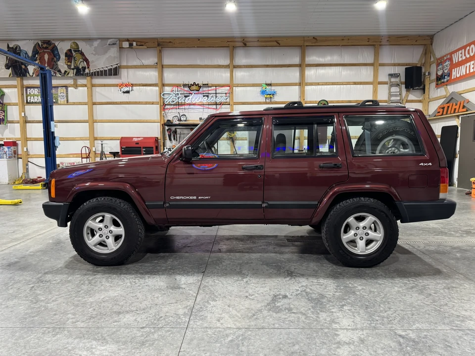2001 Jeep XJ Cherokee - Image 3 of 31