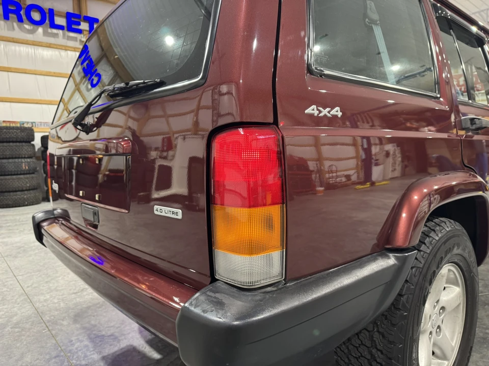 2001 Jeep XJ Cherokee - Image 31 of 31