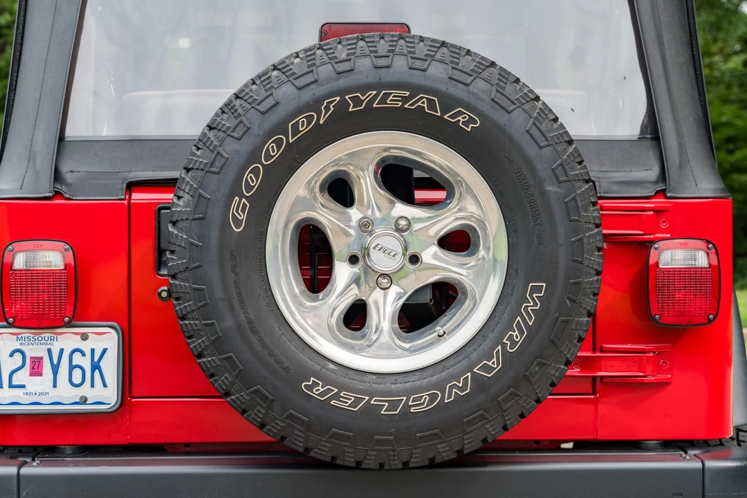 2001 Jeep TJ Wrangler - Image 25 of 31
