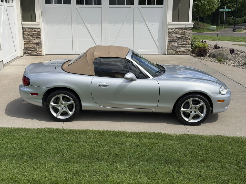 2001 Mazda NB MX-5 Miata - Image 8 of 31
