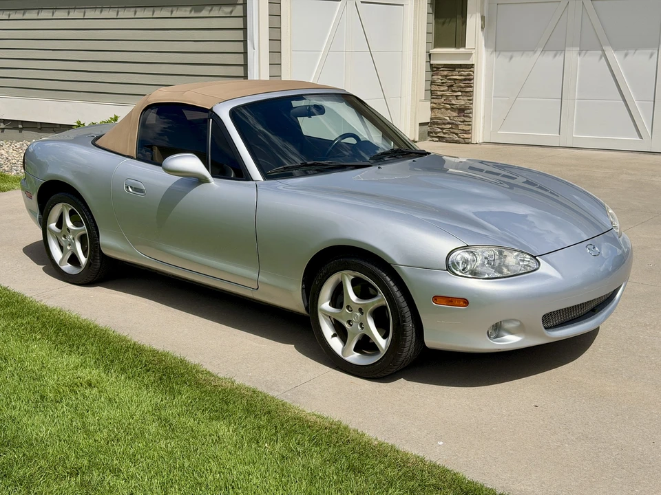 2001 Mazda NB MX-5 Miata - Image 10 of 31