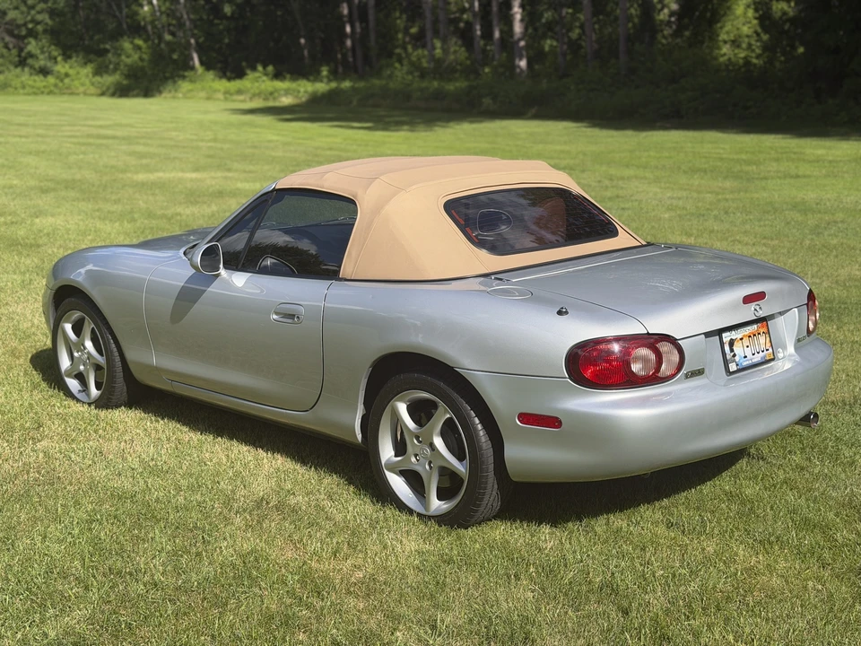 2001 Mazda NB MX-5 Miata - Image 4 of 31
