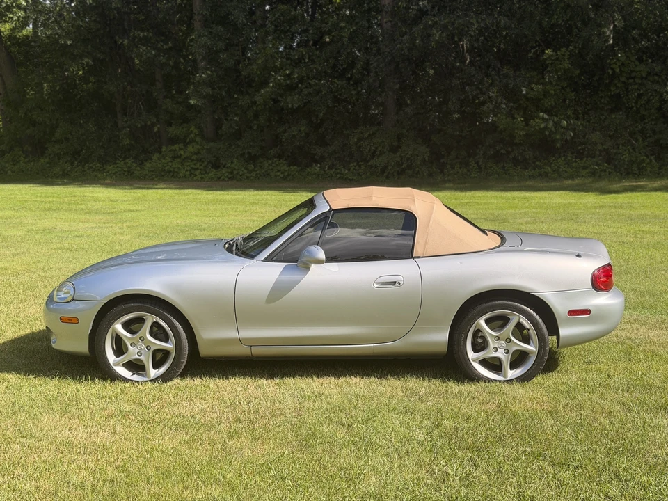 2001 Mazda NB MX-5 Miata - Image 3 of 31