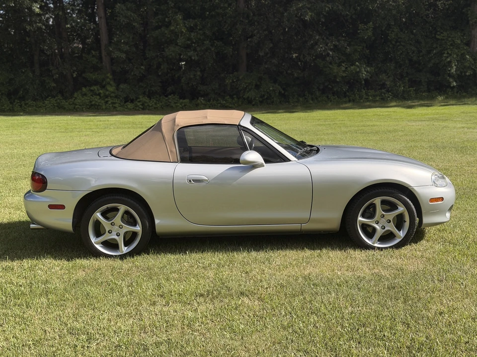 2001 Mazda NB MX-5 Miata - Image 9 of 31