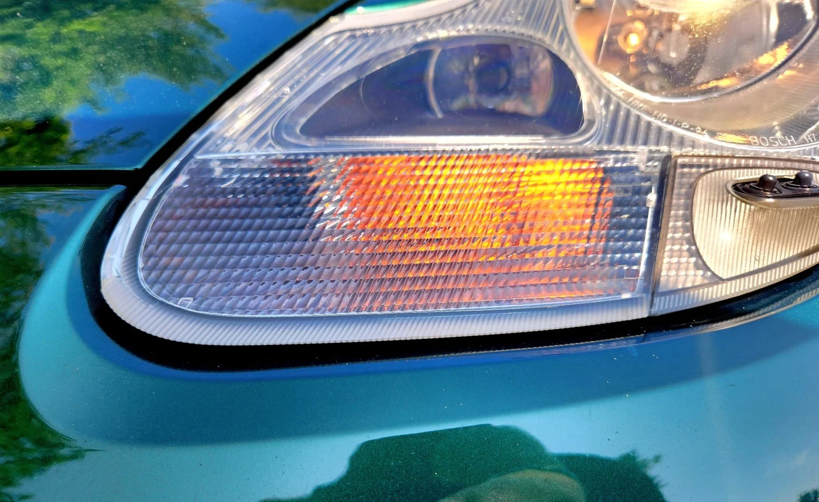 2001 Porsche 996 Carrera - Image 29 of 31