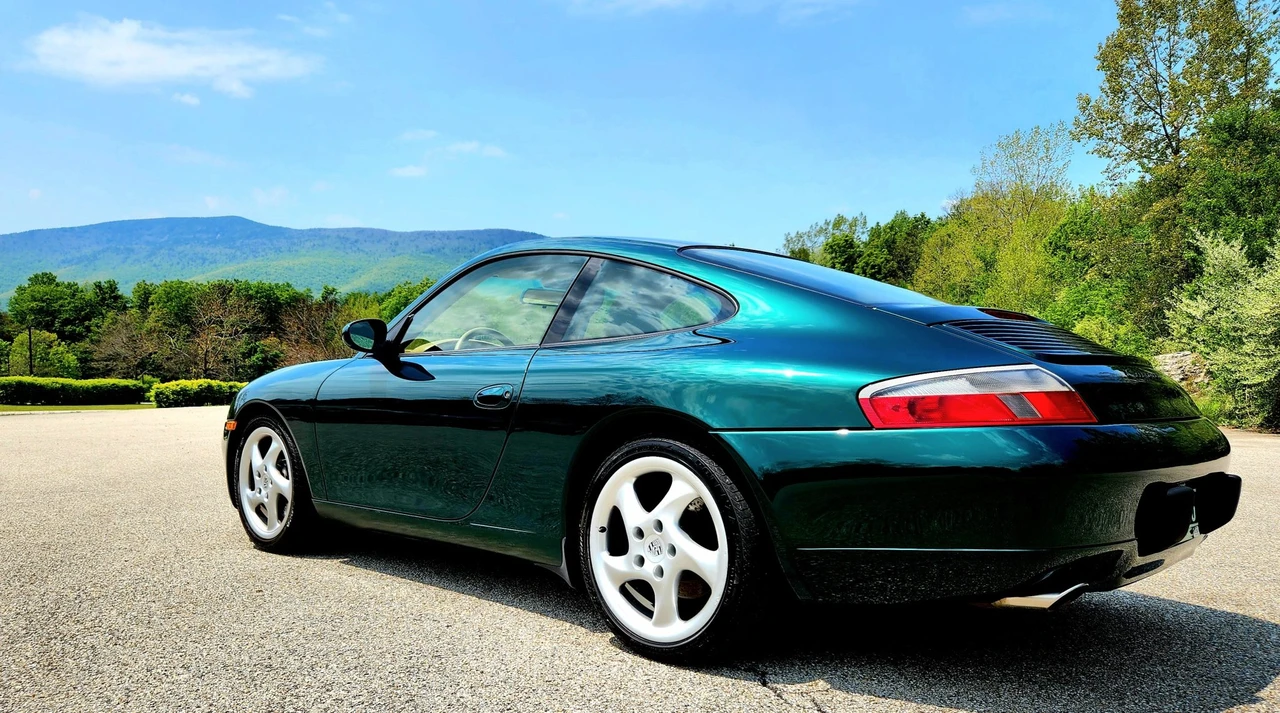 2001 Porsche 996 Carrera - Image 10 of 31