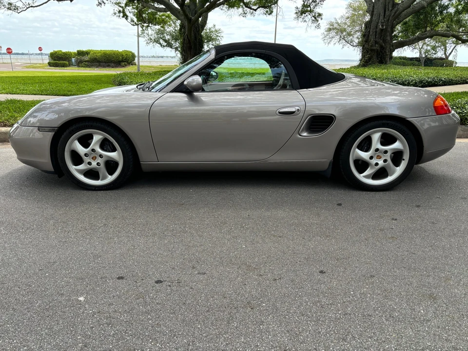 2001 Porsche 986 Boxster - Image 11 of 31