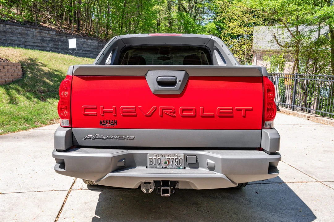 2002 Chevrolet Avalanche - Image 6 of 21