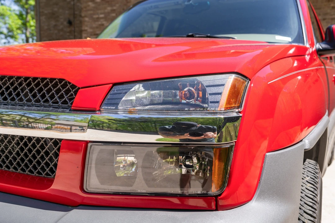 2002 Chevrolet Avalanche - Image 14 of 21