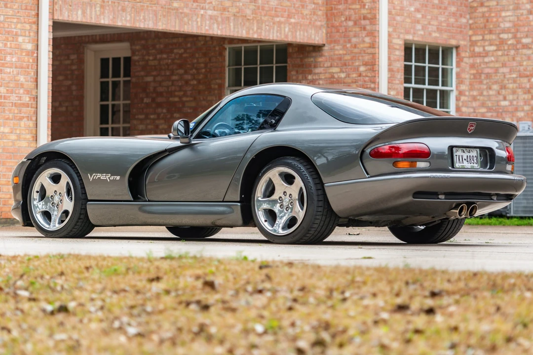 2002 Dodge Viper GTS 2nd Gen - Image 10 of 31