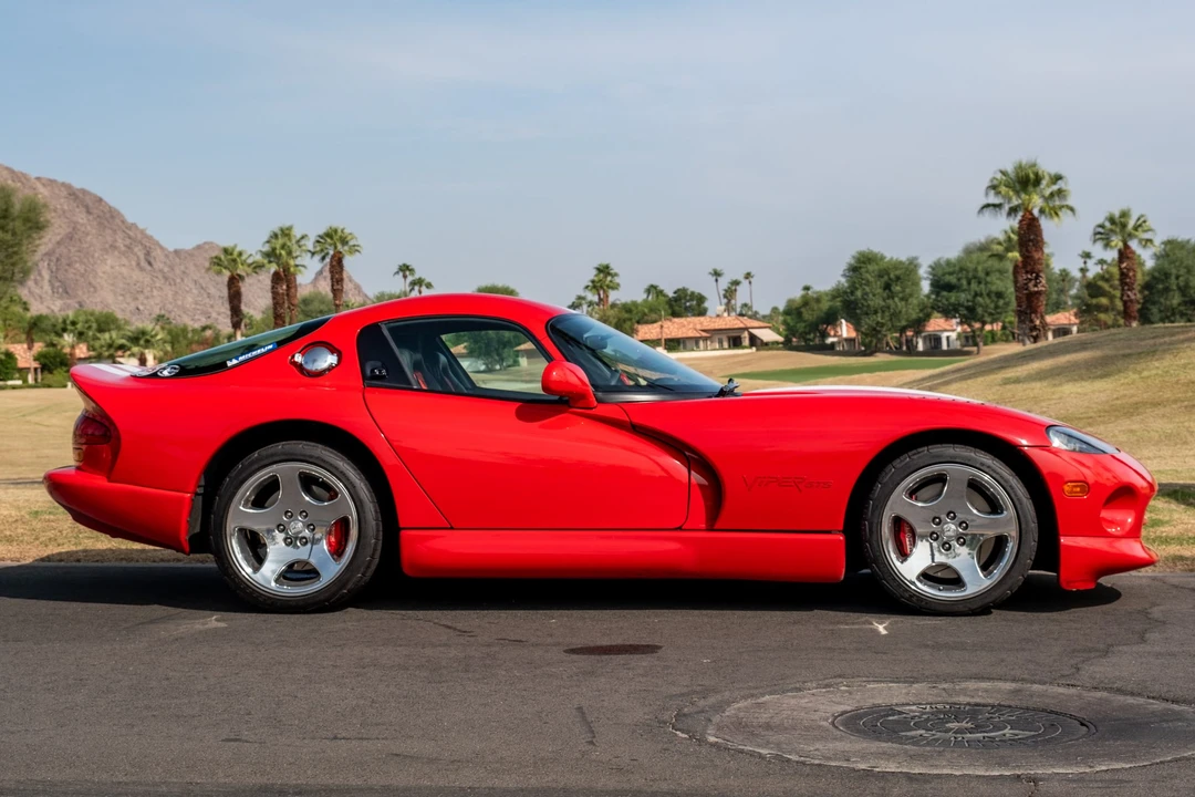 2002 Dodge Viper GTS 2nd Gen - Image 9 of 31