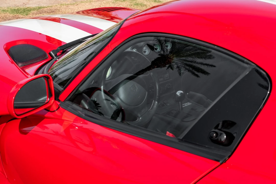 2002 Dodge Viper GTS 2nd Gen - Image 18 of 31