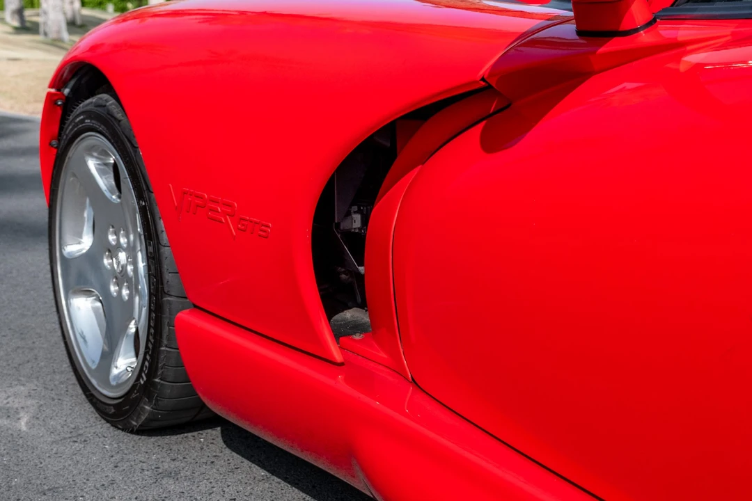 2002 Dodge Viper GTS 2nd Gen - Image 16 of 31