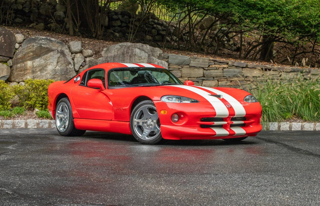 2002 Dodge Viper GTS 2nd Gen - Image 2 of 31