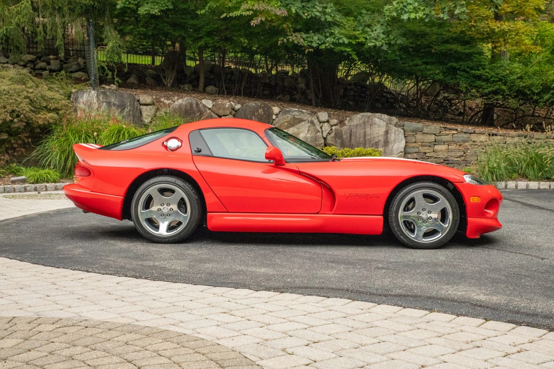2002 Dodge Viper GTS 2nd Gen - Image 16 of 31