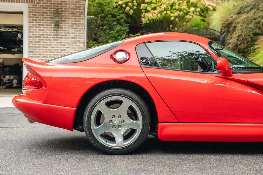 2002 Dodge Viper GTS 2nd Gen - Image 17 of 31