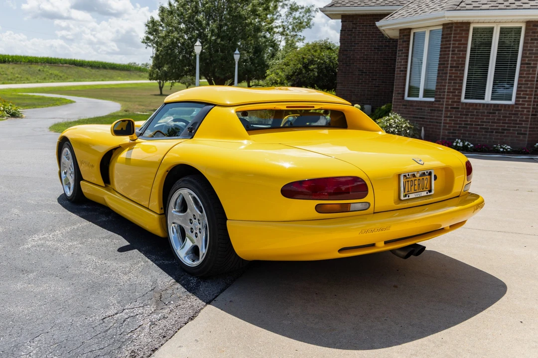 2002 Dodge Viper 2nd Gen - Image 13 of 31