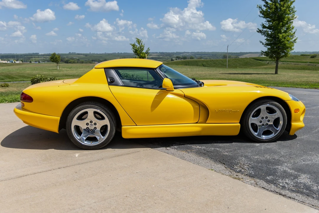 2002 Dodge Viper 2nd Gen - Image 10 of 31