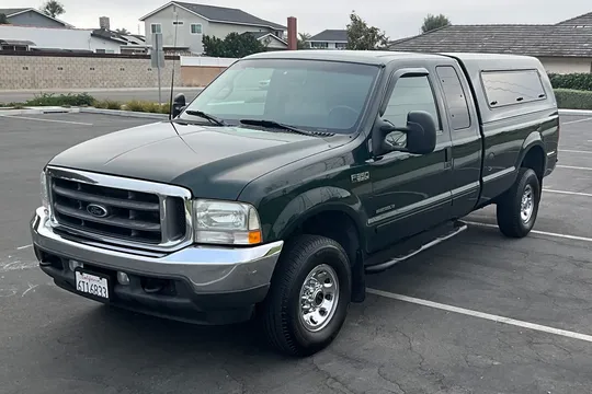 2002 Ford F-350 Super Duty XLT SuperCab Power Stroke 4×4 6-Speed
