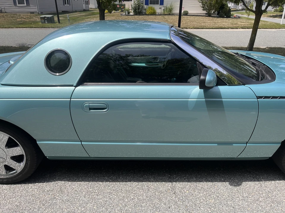 2002 Ford Thunderbird 11th Gen - Image 24 of 31