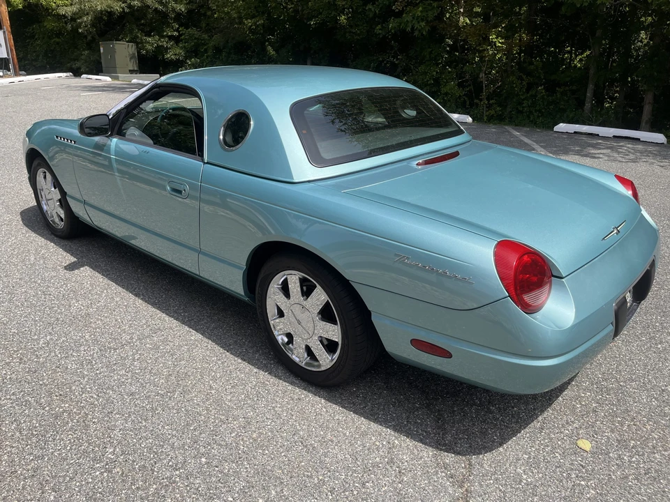 2002 Ford Thunderbird 11th Gen - Image 17 of 31