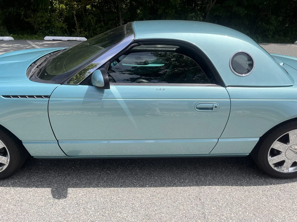 2002 Ford Thunderbird 11th Gen - Image 26 of 31