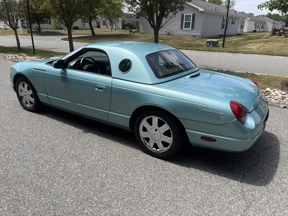 2002 Ford Thunderbird 11th Gen - Image 16 of 31