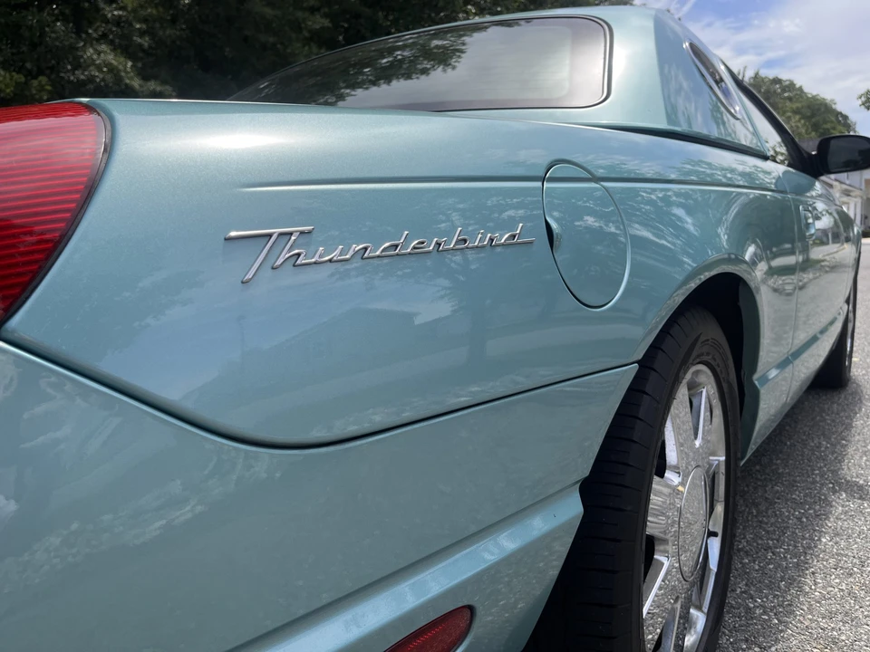2002 Ford Thunderbird 11th Gen - Image 25 of 31