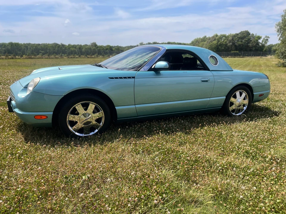 2002 Ford Thunderbird 11th Gen - Image 21 of 31