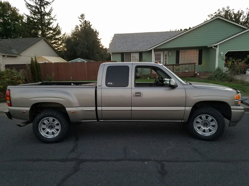 2002 GMC Sierra 2nd Gen - Image 4 of 31