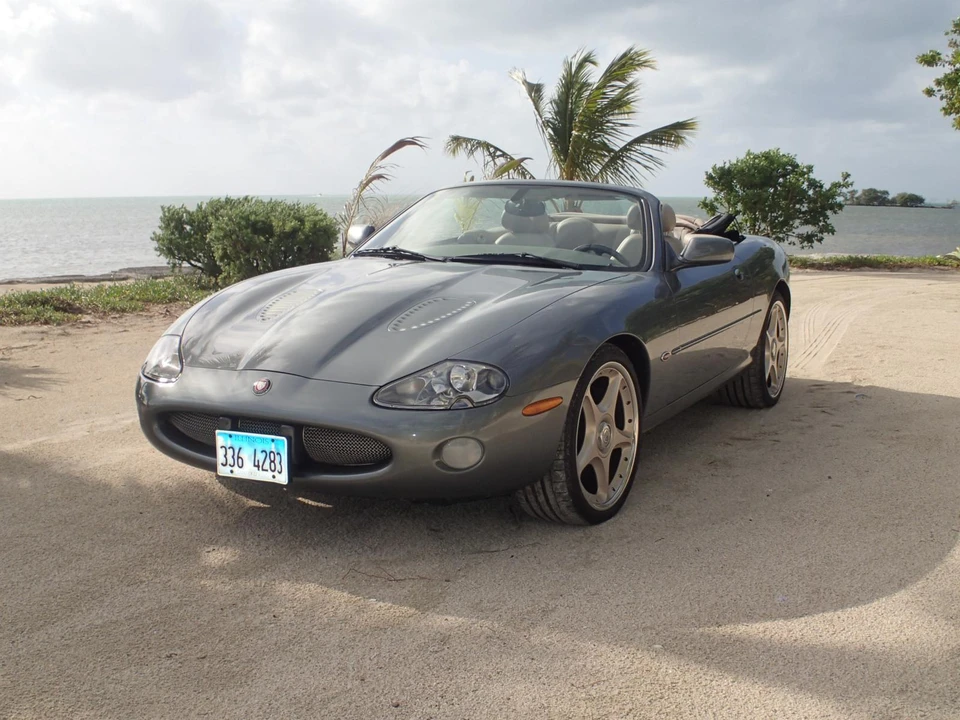 2002 Jaguar X100 XKR - Image 2 of 31