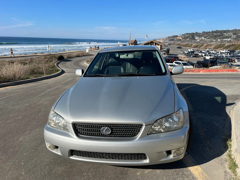 2002 Lexus IS 1st Gen - Image 10 of 31