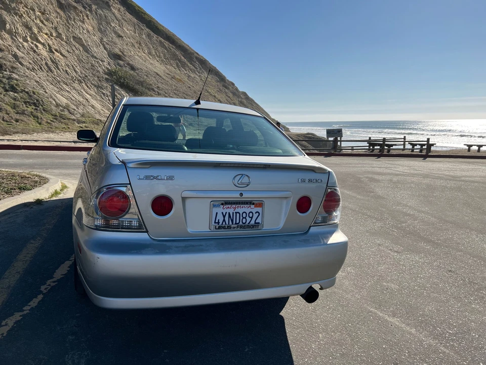 2002 Lexus IS 1st Gen - Image 21 of 31