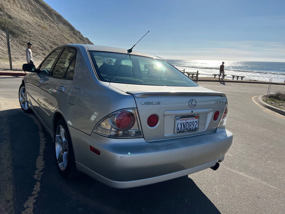 2002 Lexus IS 1st Gen - Image 22 of 31