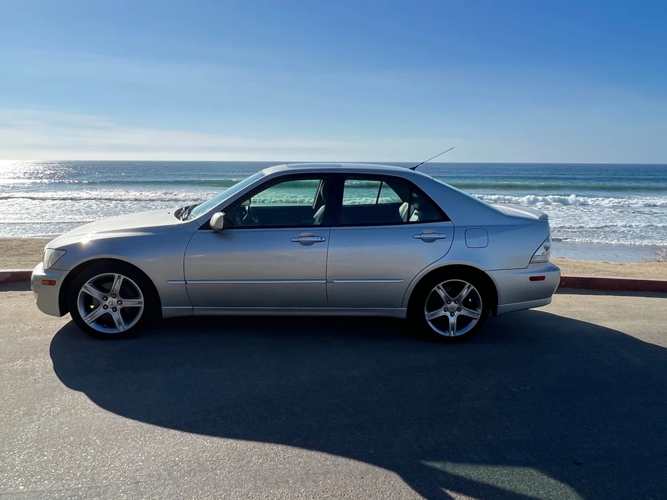 2002 Lexus IS 1st Gen - Image 24 of 31