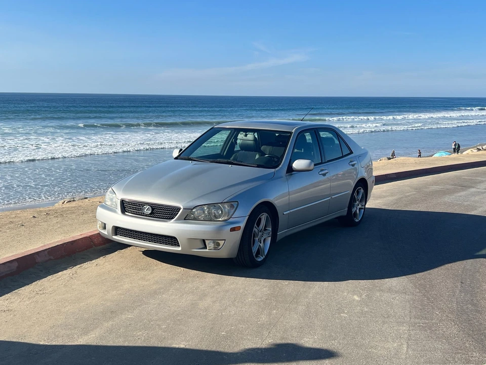 2002 Lexus IS 1st Gen - Image 4 of 31