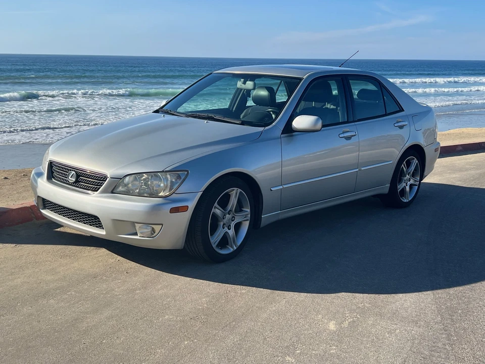 2002 Lexus IS 1st Gen - Image 3 of 31