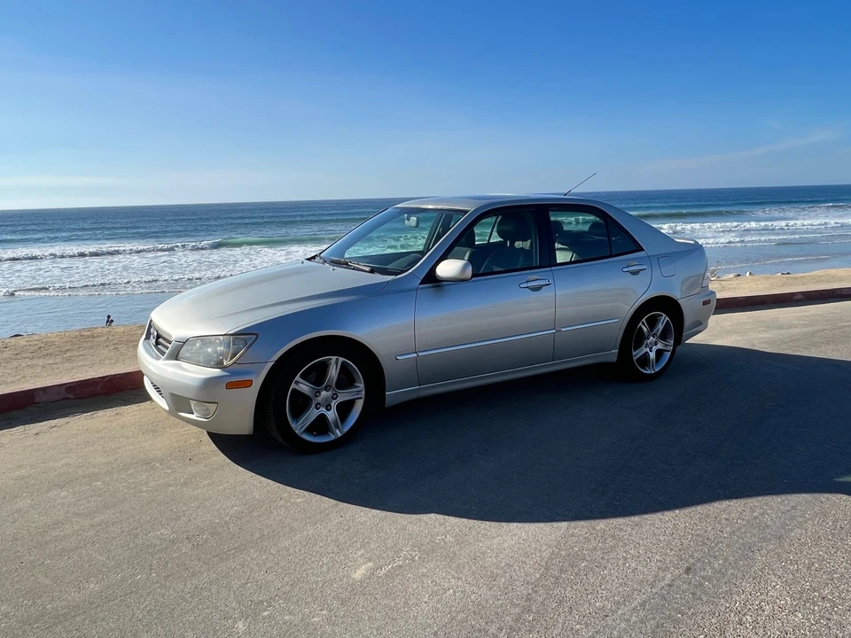 2002 Lexus IS 1st Gen - Image 2 of 31