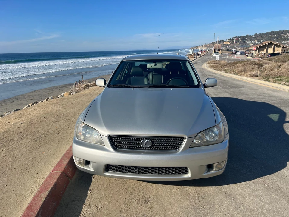 2002 Lexus IS 1st Gen - Image 9 of 31